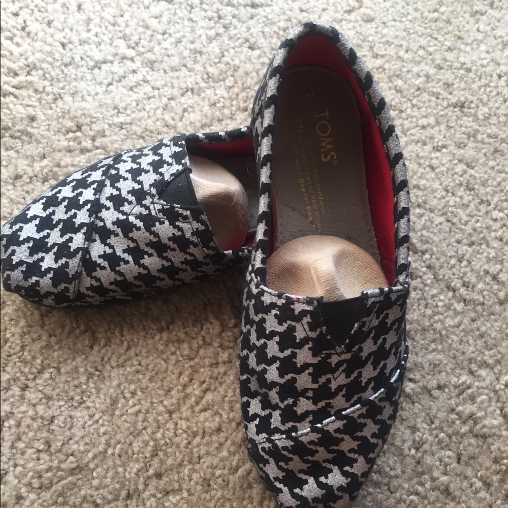 Like New - TOMS Herringbone Slip On